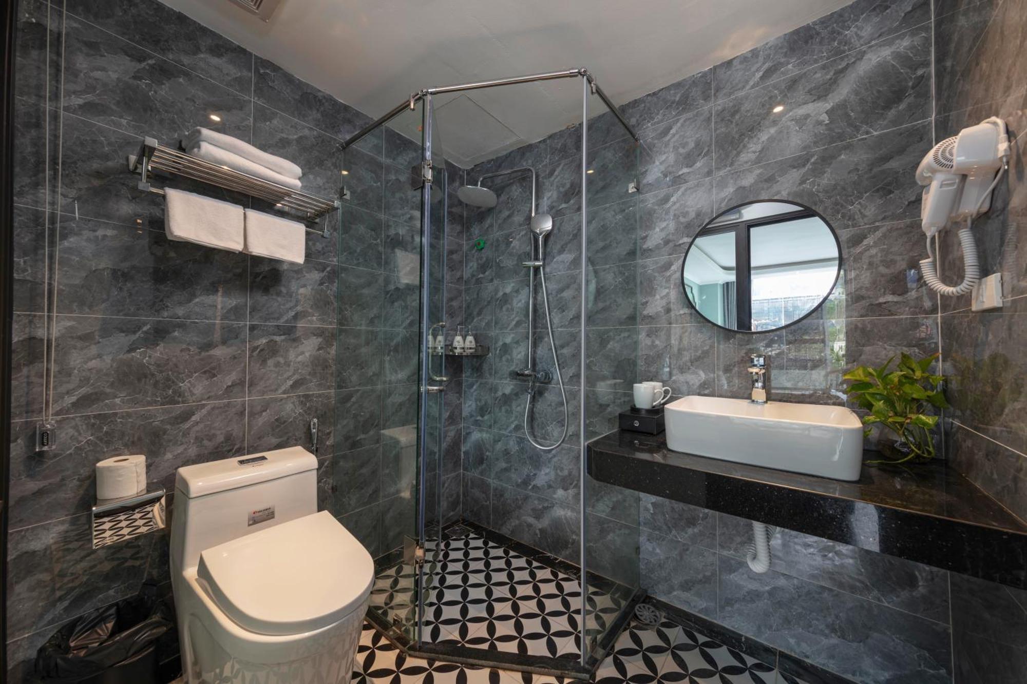 Madelise Amica Hotel And Travel Ханой Стая снимка