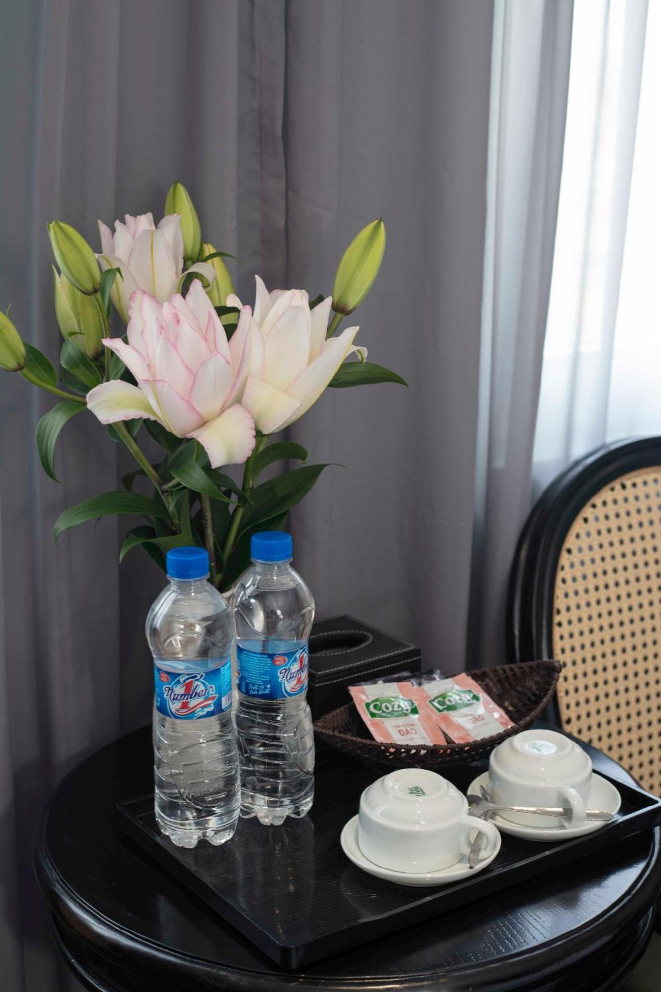 Madelise Amica Hotel And Travel Ханой Екстериор снимка